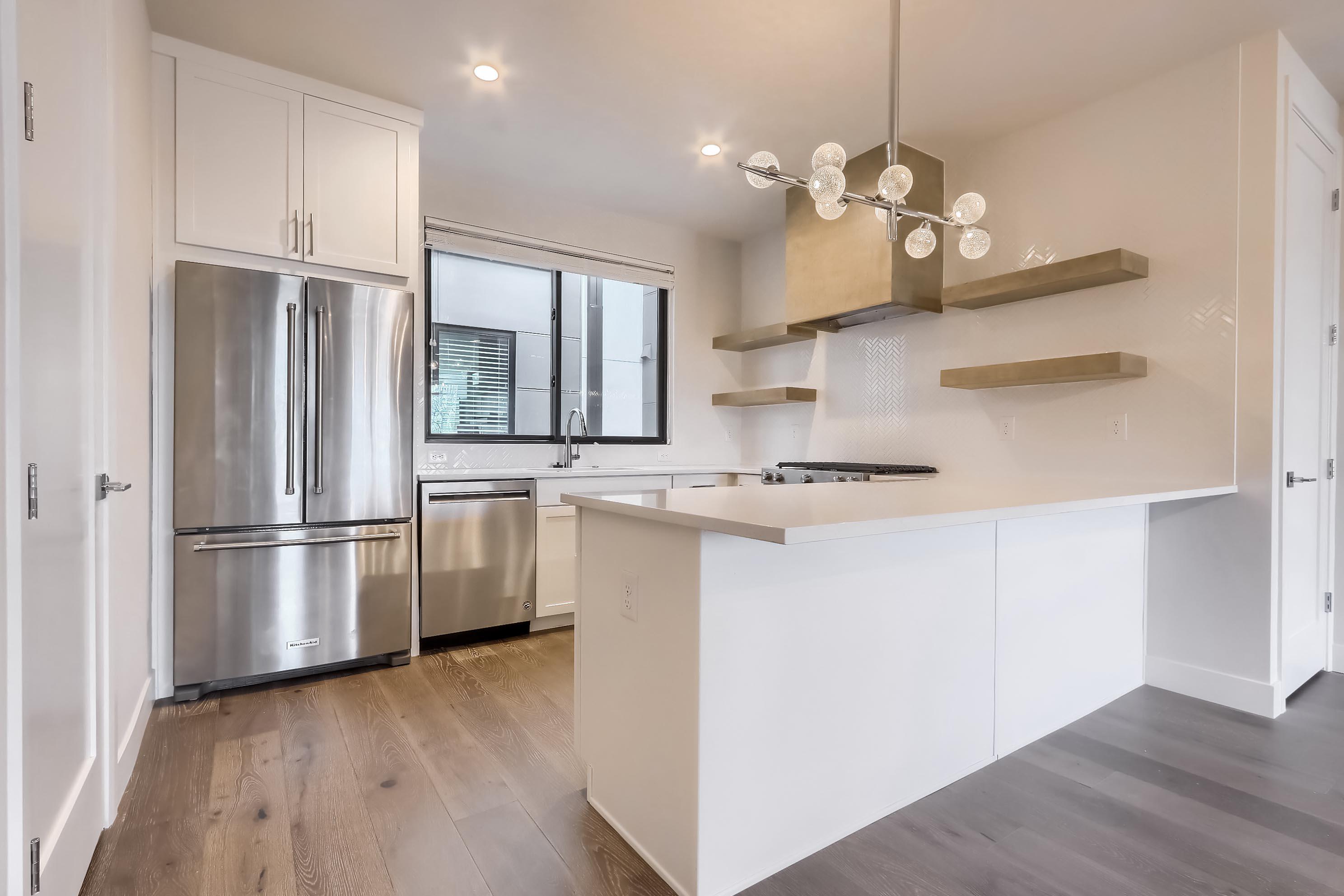 Stunning 2 Bedroom Townhome in Observatory Park!